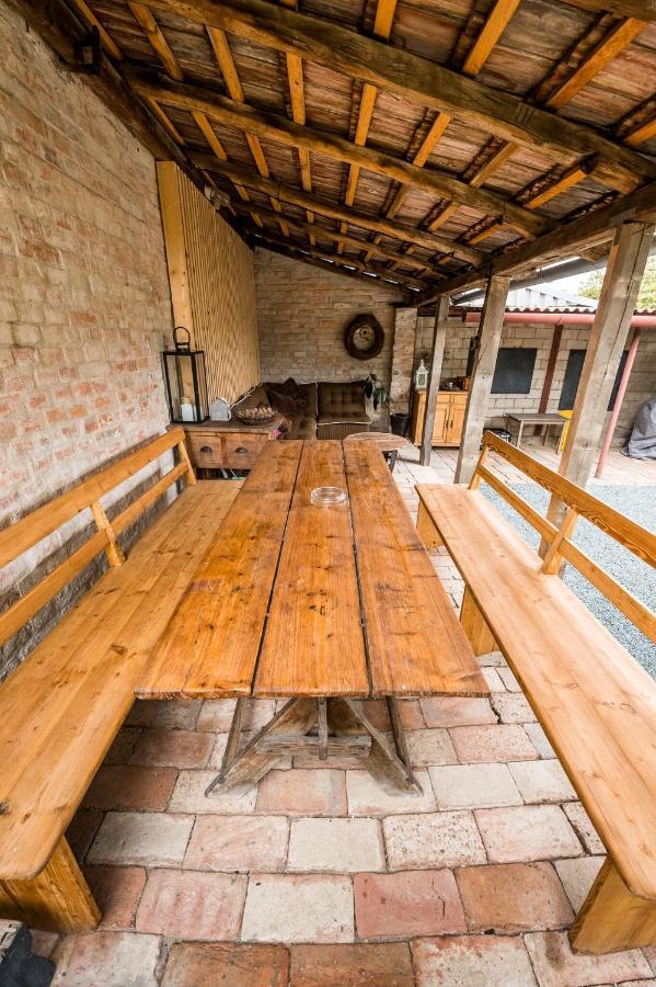 Apartman Ve Dvore Ratiskovice ภายนอก รูปภาพ