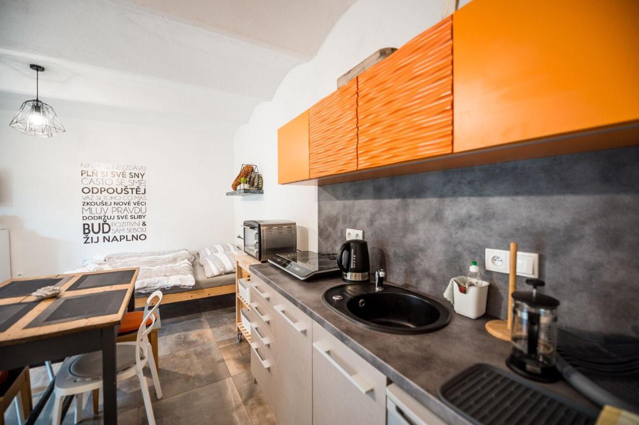 Apartman Ve Dvore Ratiskovice ภายนอก รูปภาพ